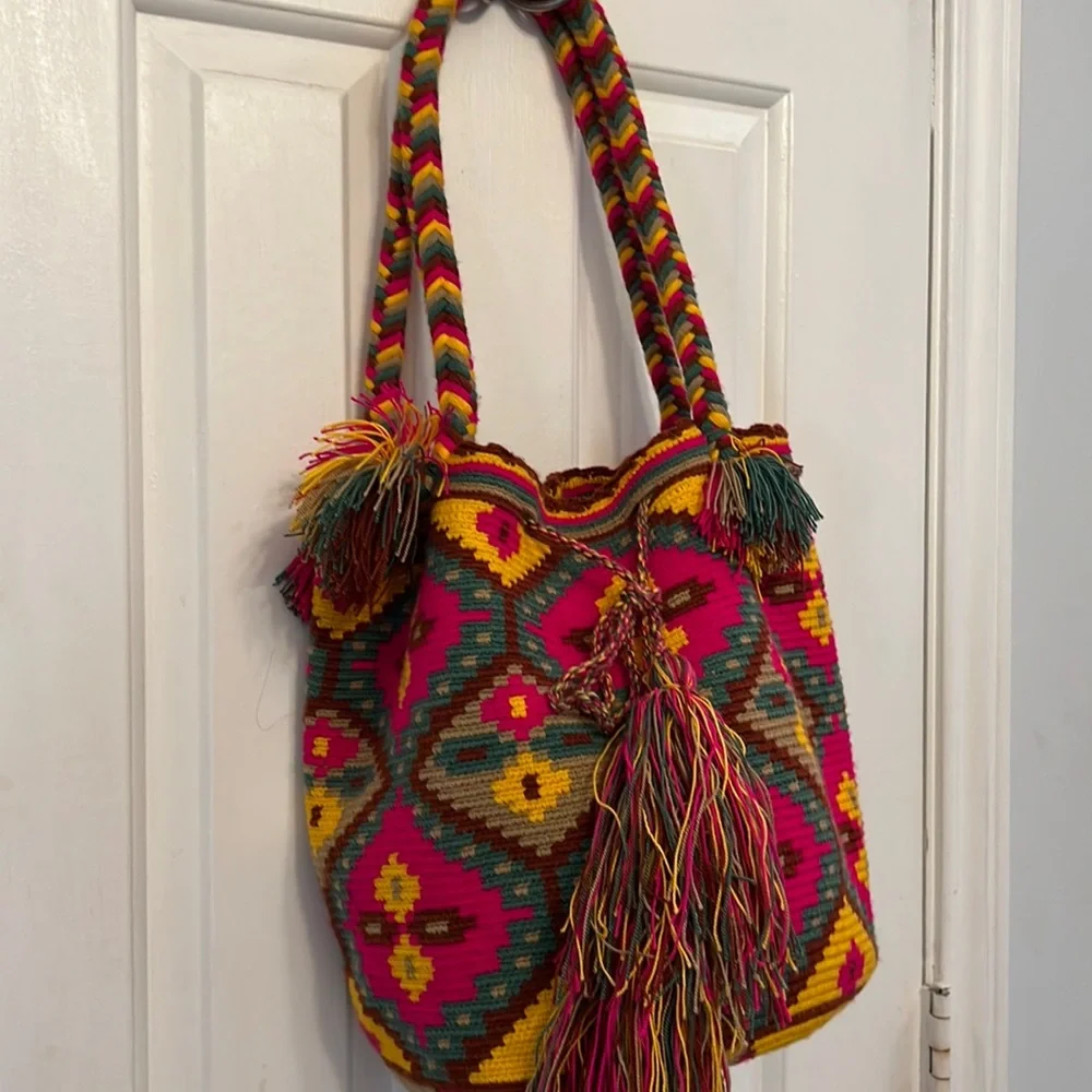 Multicolor Guatemalan woven bucket tote. - Picture 1 of 5